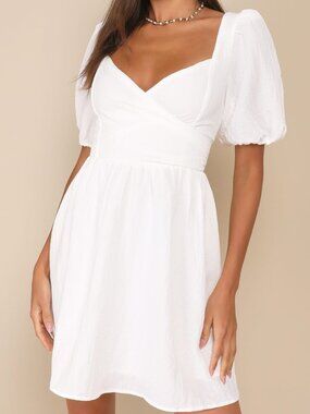 WOME'NS LULUS PUFF SLEEVE MINI DRESS *(M 6-8)*